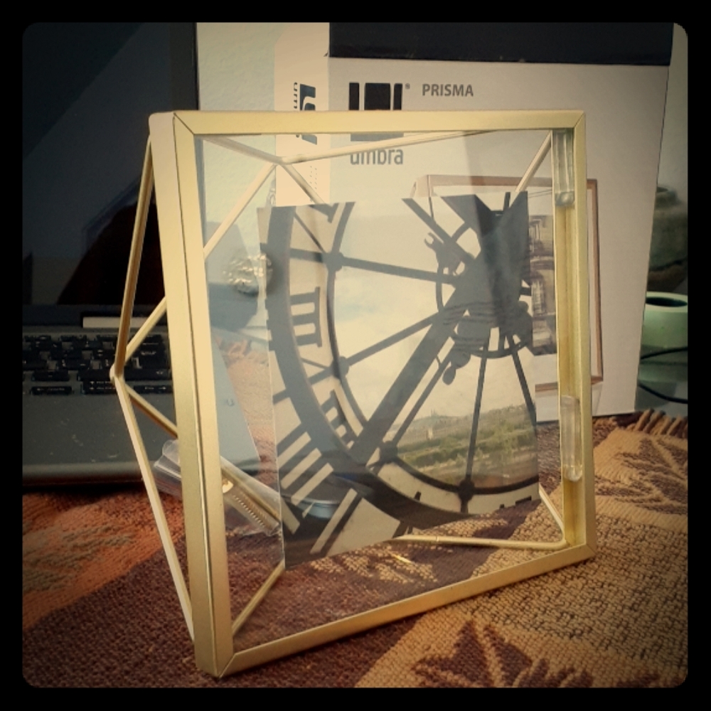 UMBRA PRISMA Photo Display